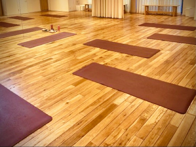 スポーツジムのフロア清掃