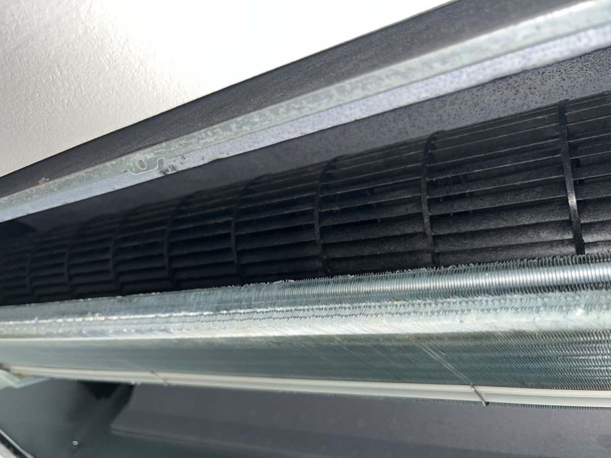 東京都武蔵野市の家庭用天井埋め込みエアコンの作業前1
