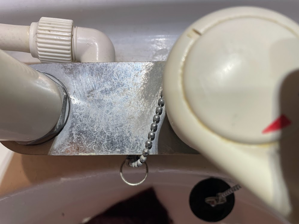 東京都大田区の洗面所クリーニングの作業前1