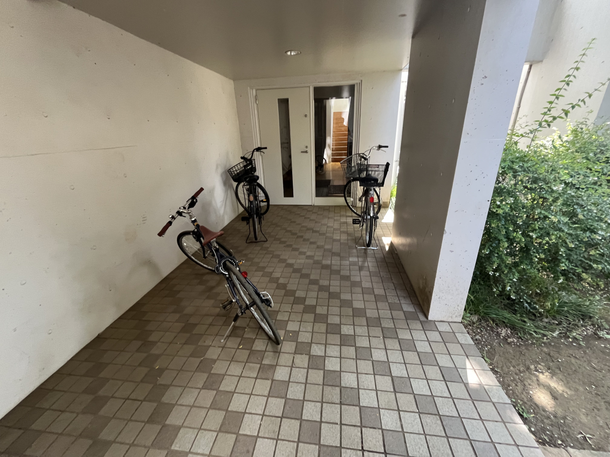 青森県弘前市のビル・マンション共用部清掃の作業前2