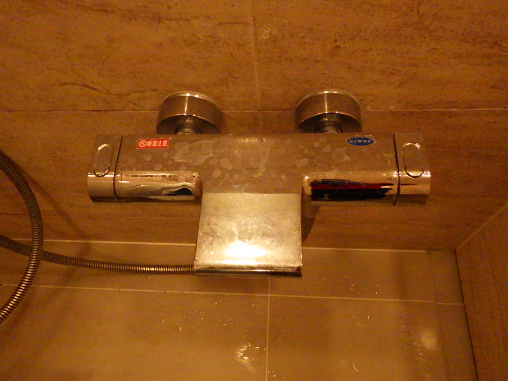 東京都港区南麻布の浴室・お風呂クリーニングの作業前2