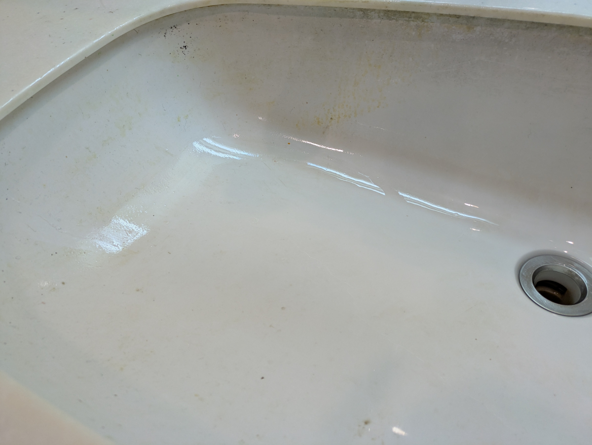 埼玉県戸田市の洗面所クリーニングの作業前3