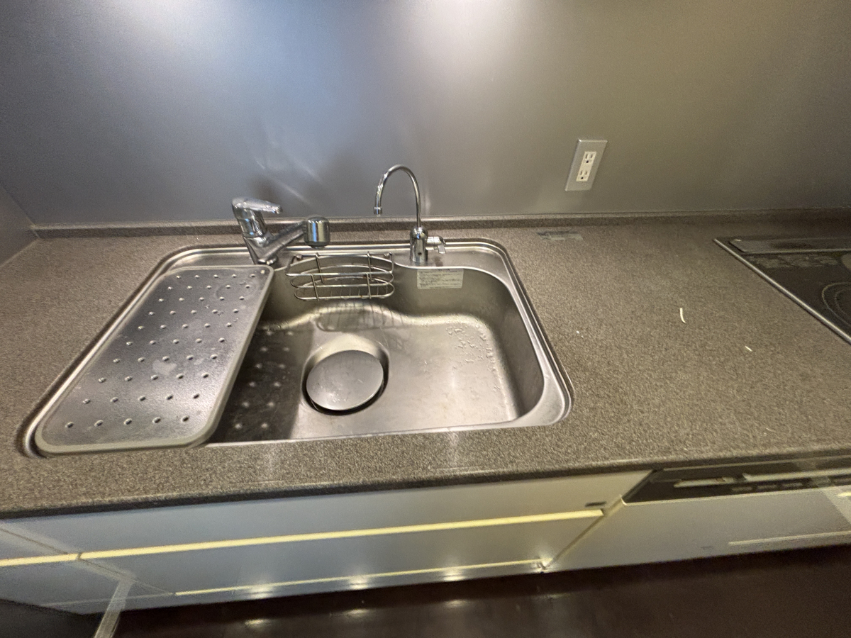 神奈川県横浜市金沢区のキッチンクリーニングの作業前2