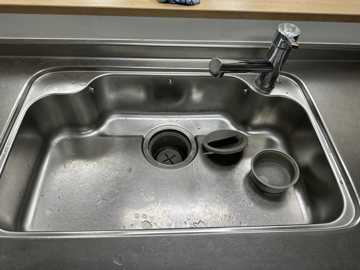 埼玉県春日部市のキッチンクリーニングの作業前1