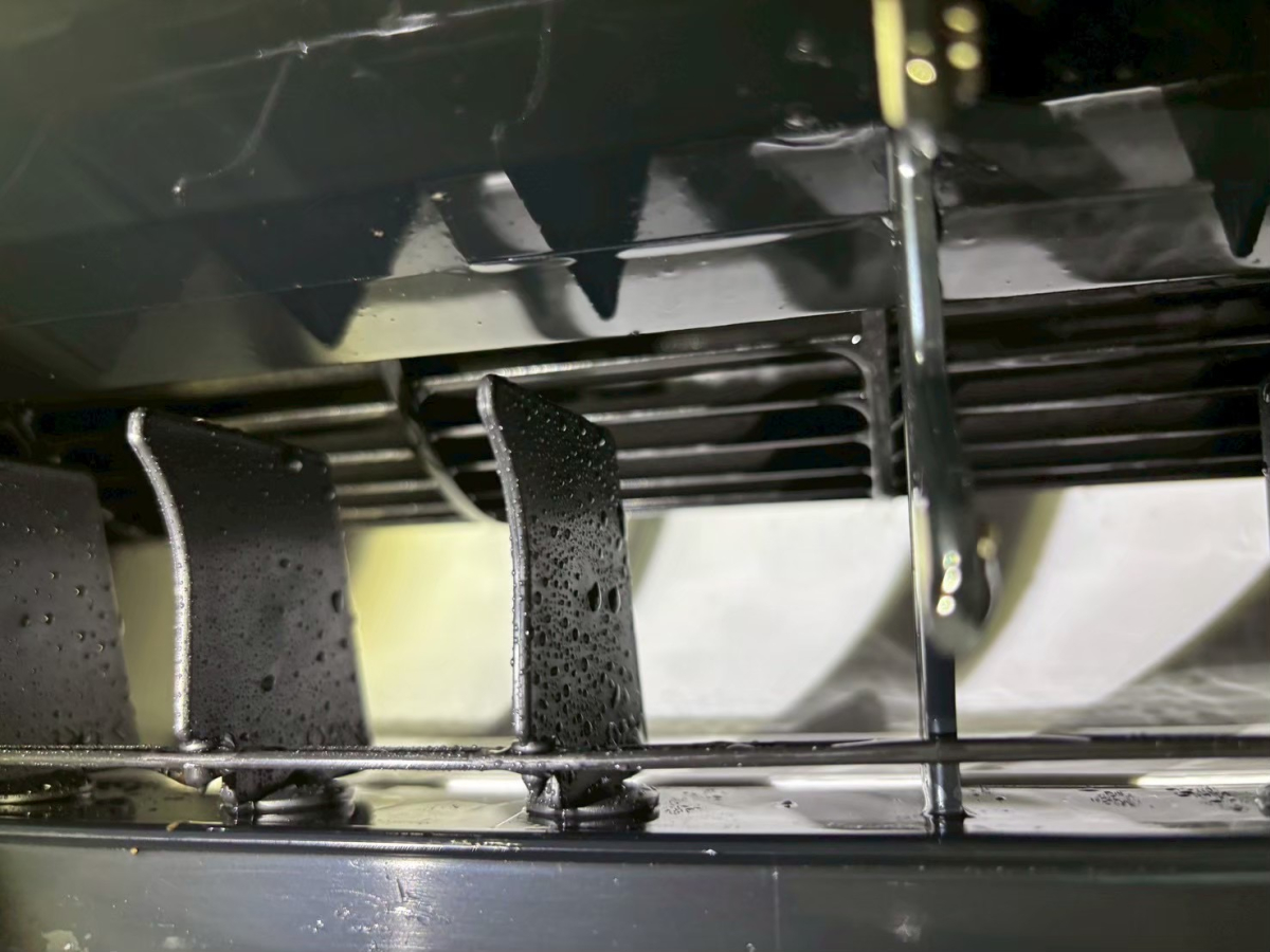 滋賀県近江八幡市の壁掛けエアコンの作業前2