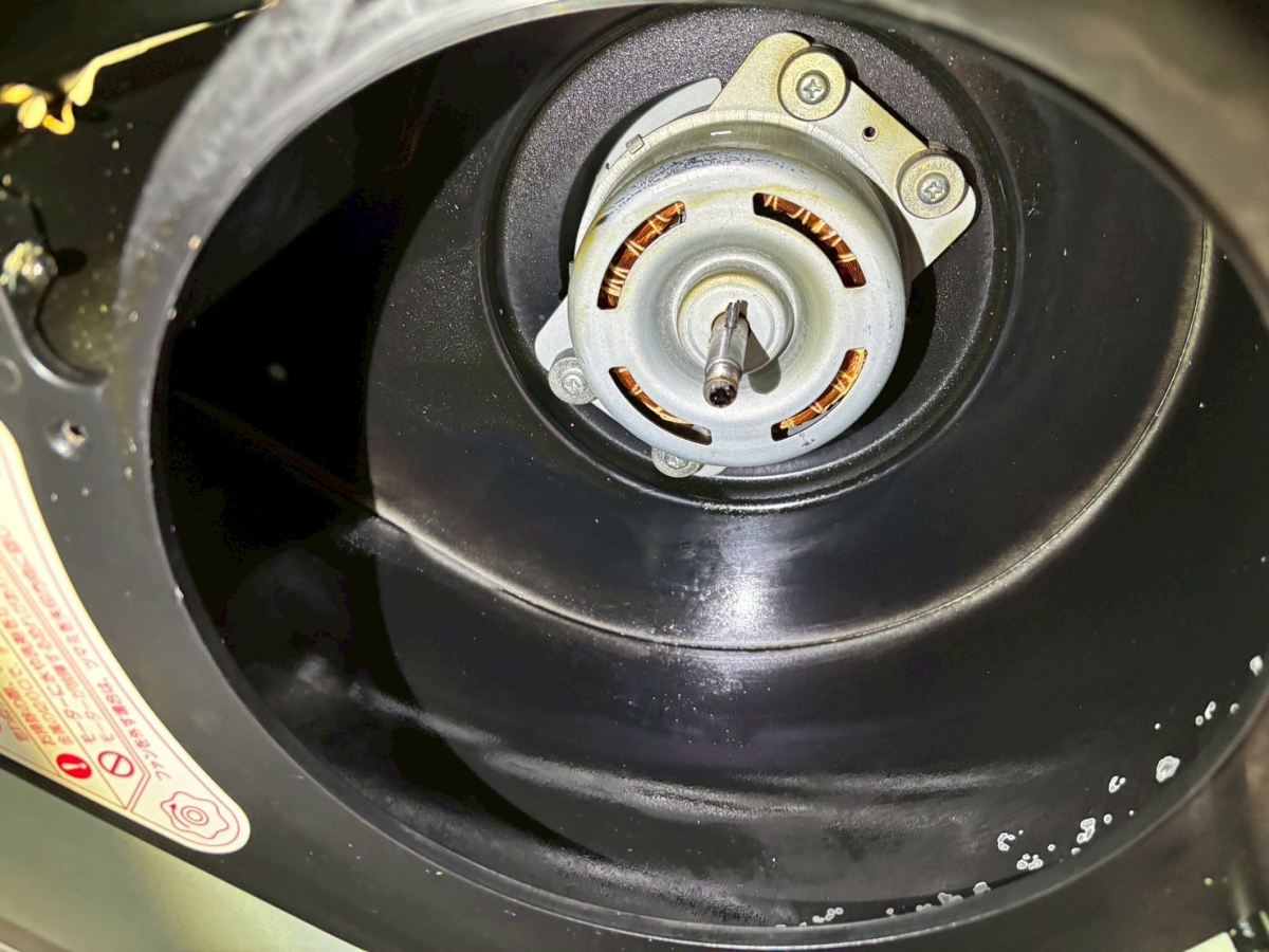 滋賀県近江八幡市のレンジフードクリーニングの作業後1