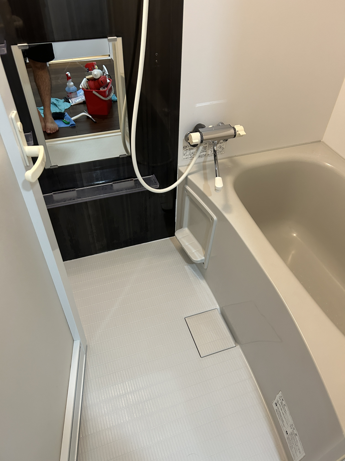 沖縄県うるま市の浴室・お風呂クリーニングの作業後1