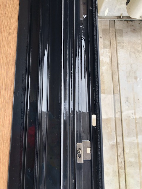 神奈川県川崎市川崎区の窓ガラス・サッシクリーニングの作業後1