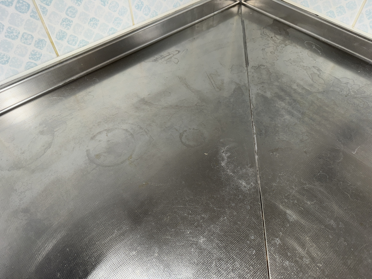 埼玉県三郷市のキッチンクリーニングの作業前2