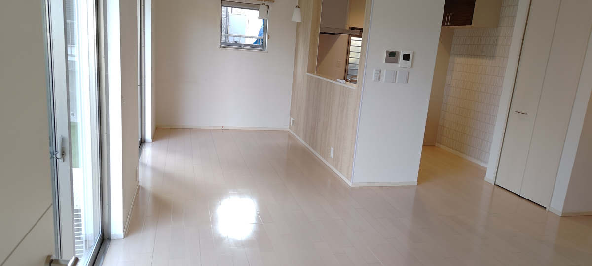 静岡県浜松市浜名区のフローリングクリーニングの作業後1