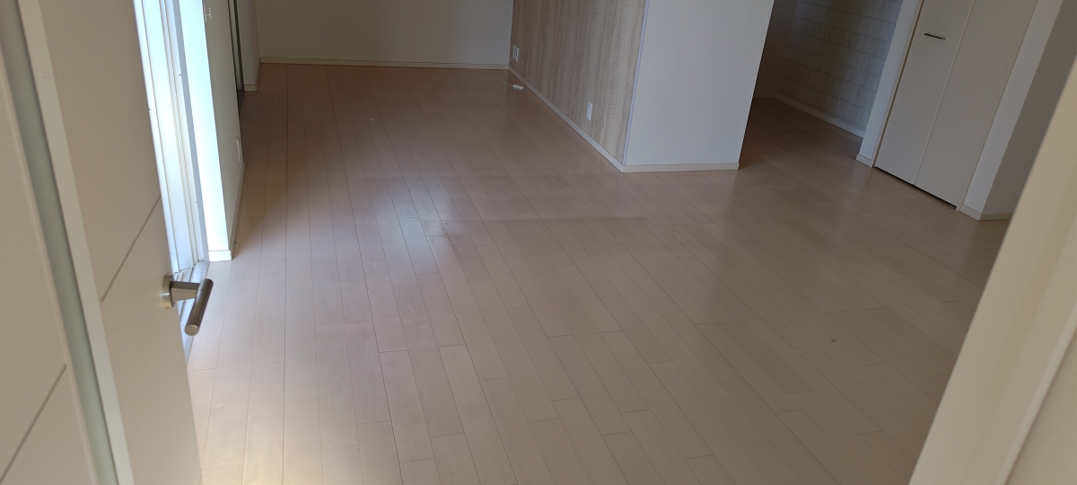 静岡県浜松市浜名区のフローリングクリーニングの作業前1