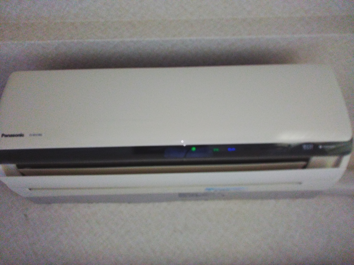鹿児島県鹿児島市のお掃除機能付きエアコンの作業前1