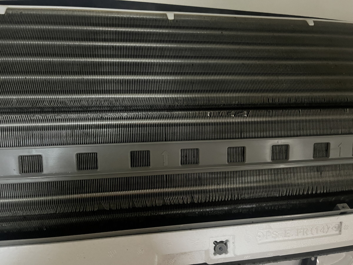 東京都足立区の壁掛けエアコンの作業前2