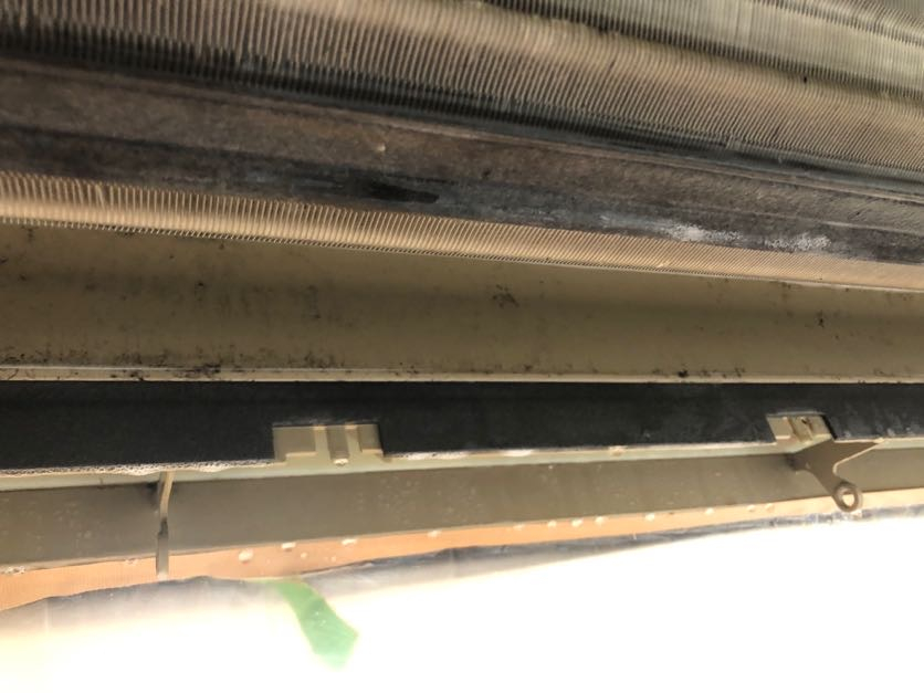 東京都葛飾区の壁掛けエアコンの作業前1