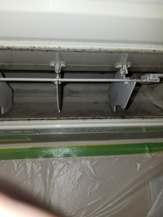 千葉県八街市沖の壁掛けエアコンの作業前1