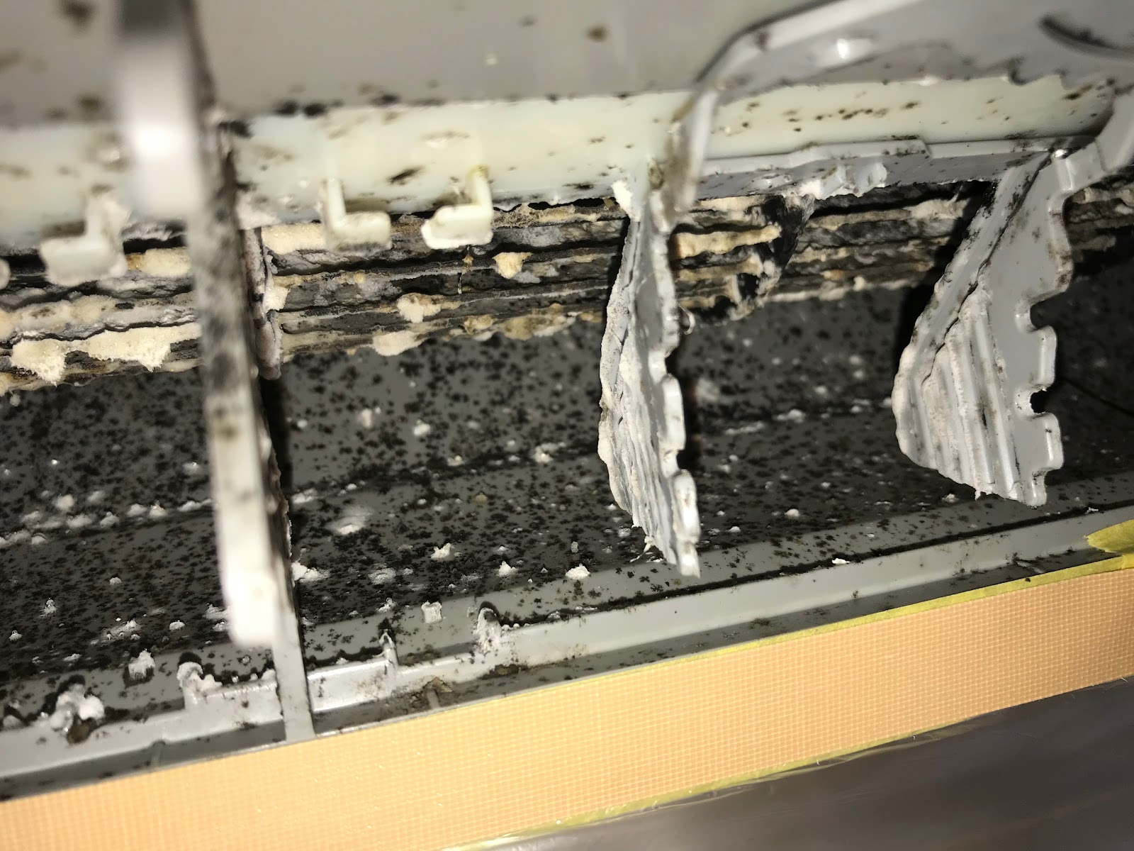 沖縄県那覇市鏡原町の壁掛けエアコンの作業前1