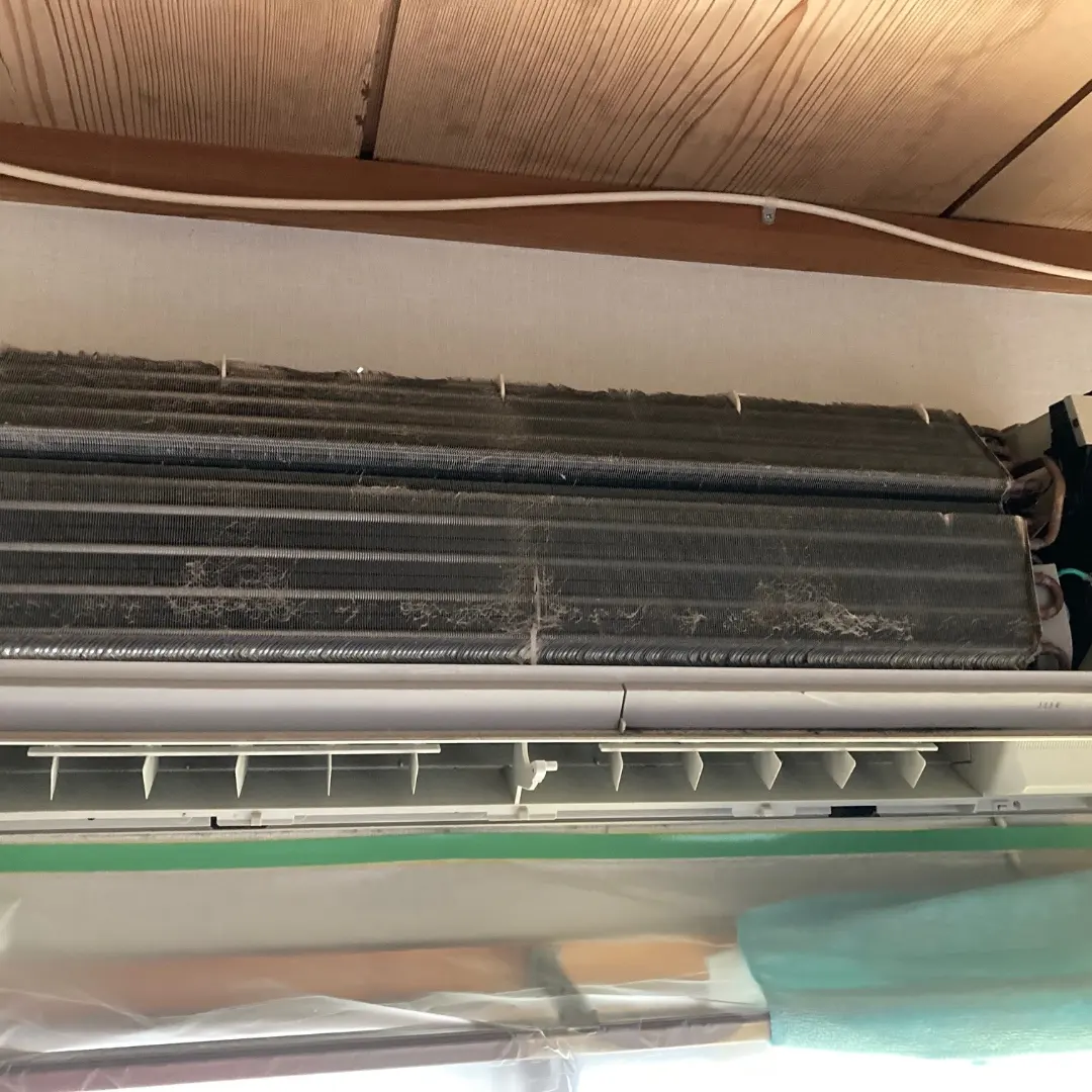 東京都港区の壁掛けエアコンの作業前1