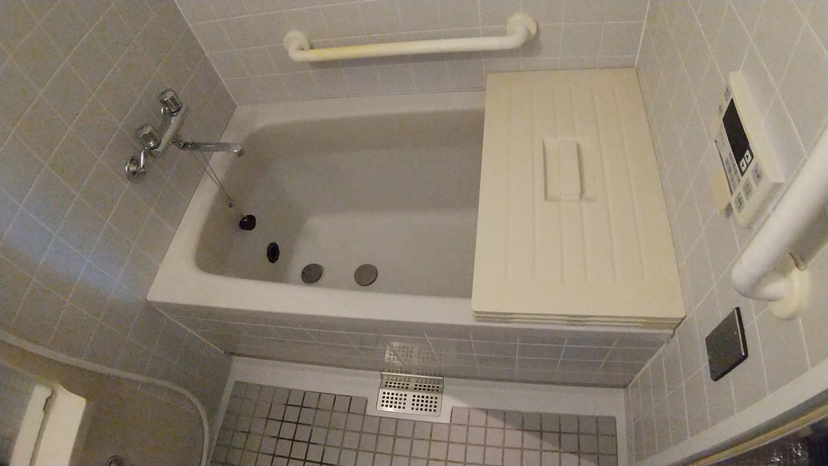 東京都港区の浴室・お風呂クリーニングの作業前1