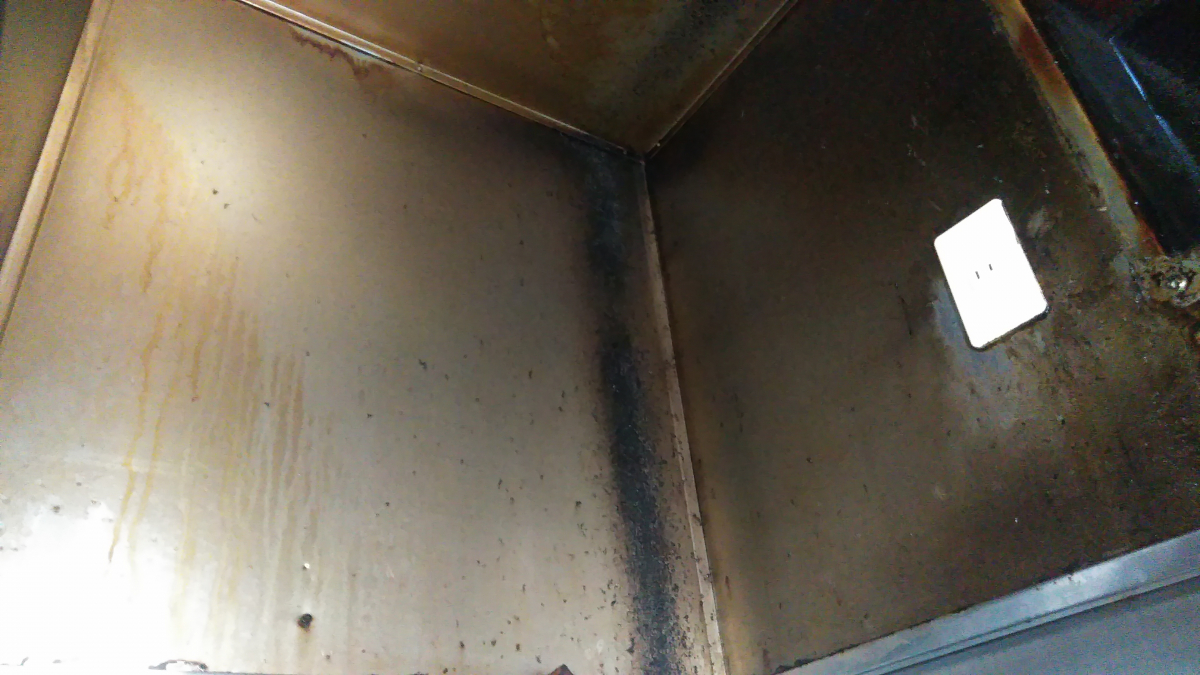 群馬県邑楽郡大泉町のレンジフードクリーニングの作業前2