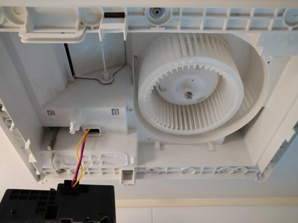 静岡県浜松市浜名区の浴室乾燥機クリーニングの作業後1