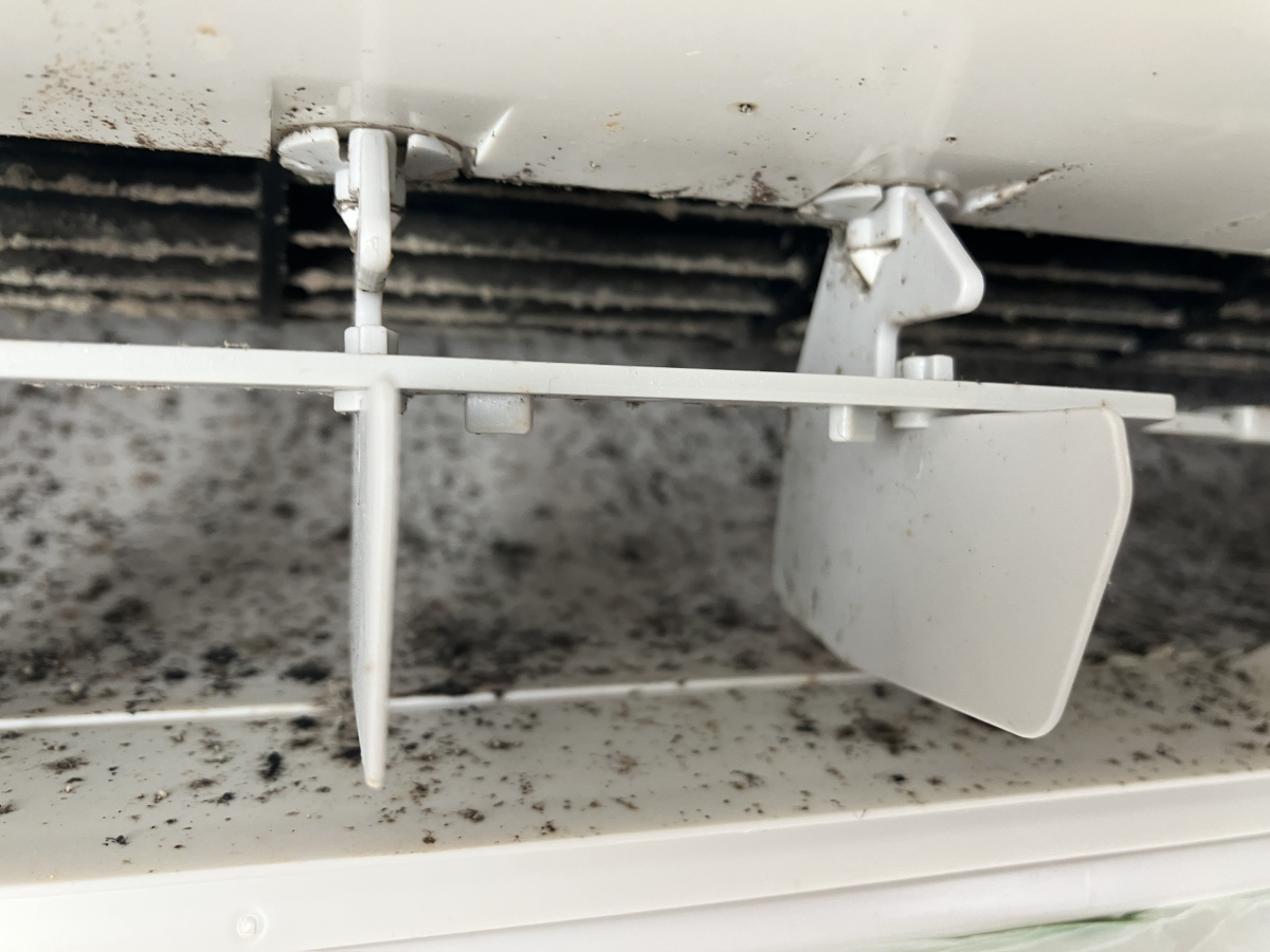 神奈川県川崎市川崎区多摩区生田のお掃除機能付きエアコンの作業前2