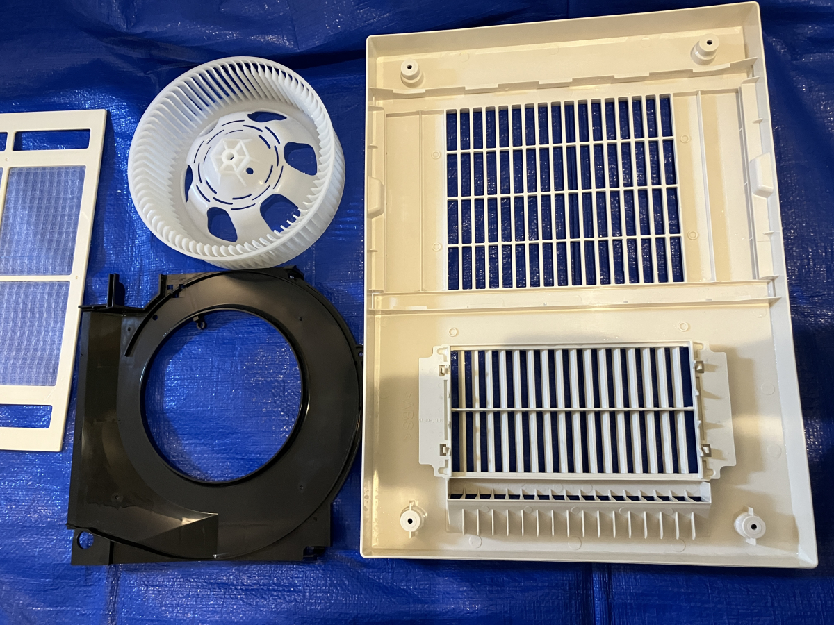 神奈川県川崎市多摩区登戸の浴室乾燥機クリーニングの作業後2