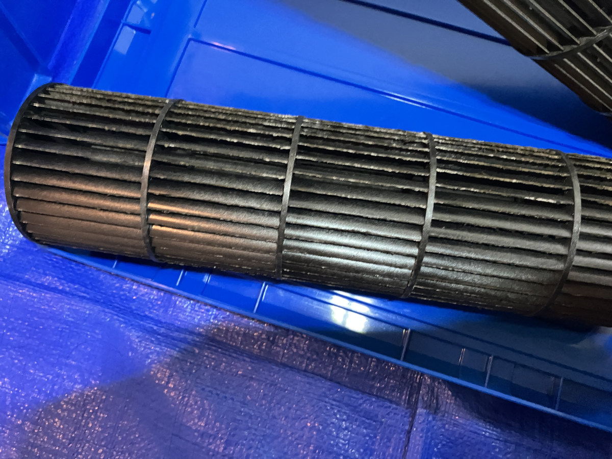 神奈川県川崎市高津区の壁埋め込みエアコンの作業前3