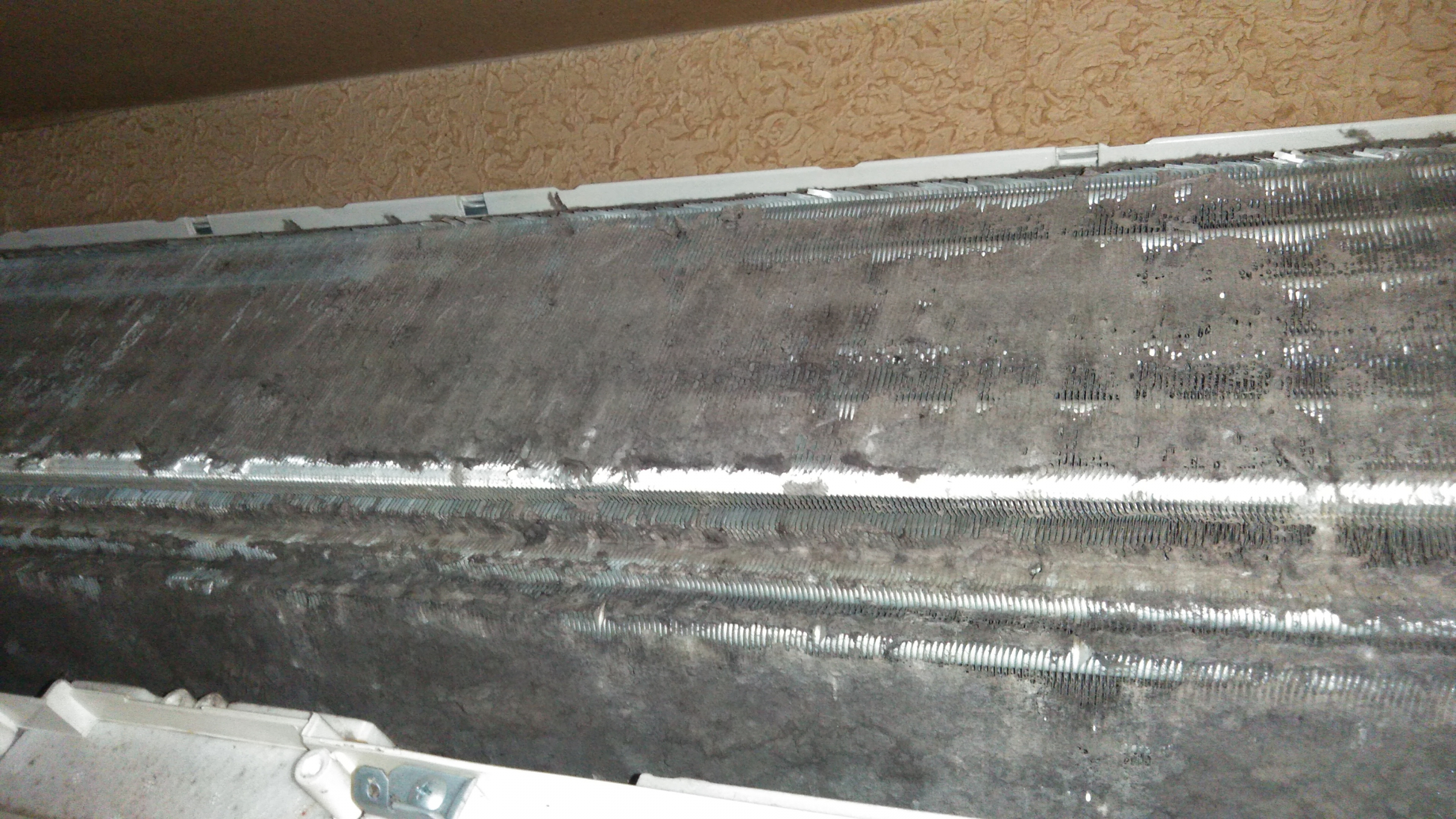 群馬県太田市大原町の壁掛けエアコンの作業前2