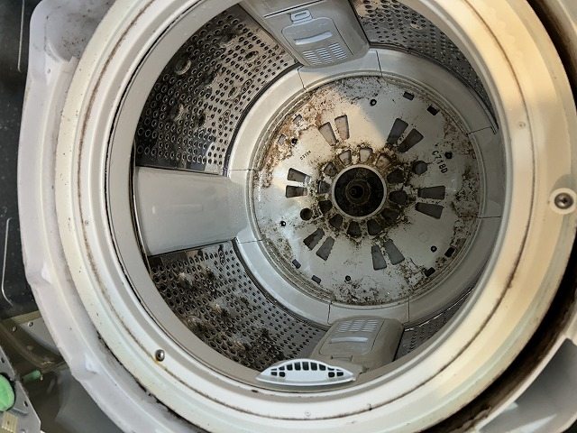 神奈川県鎌倉市の洗濯機分解クリーニングの作業前1