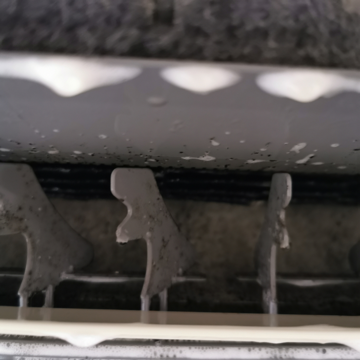 茨城県石岡市の壁埋め込みエアコンの作業前1