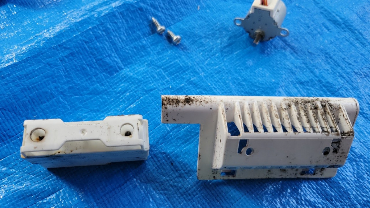 宮崎県延岡市の壁掛けエアコンの作業前2