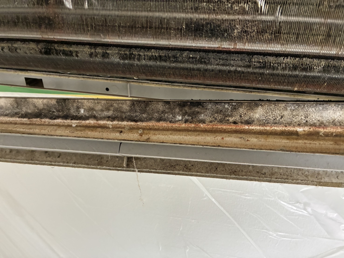 高知県高知市の壁掛けエアコンの作業前2