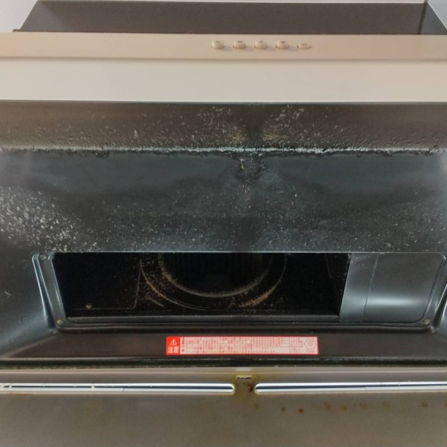 岩手県盛岡市のレンジフードクリーニングの作業前1