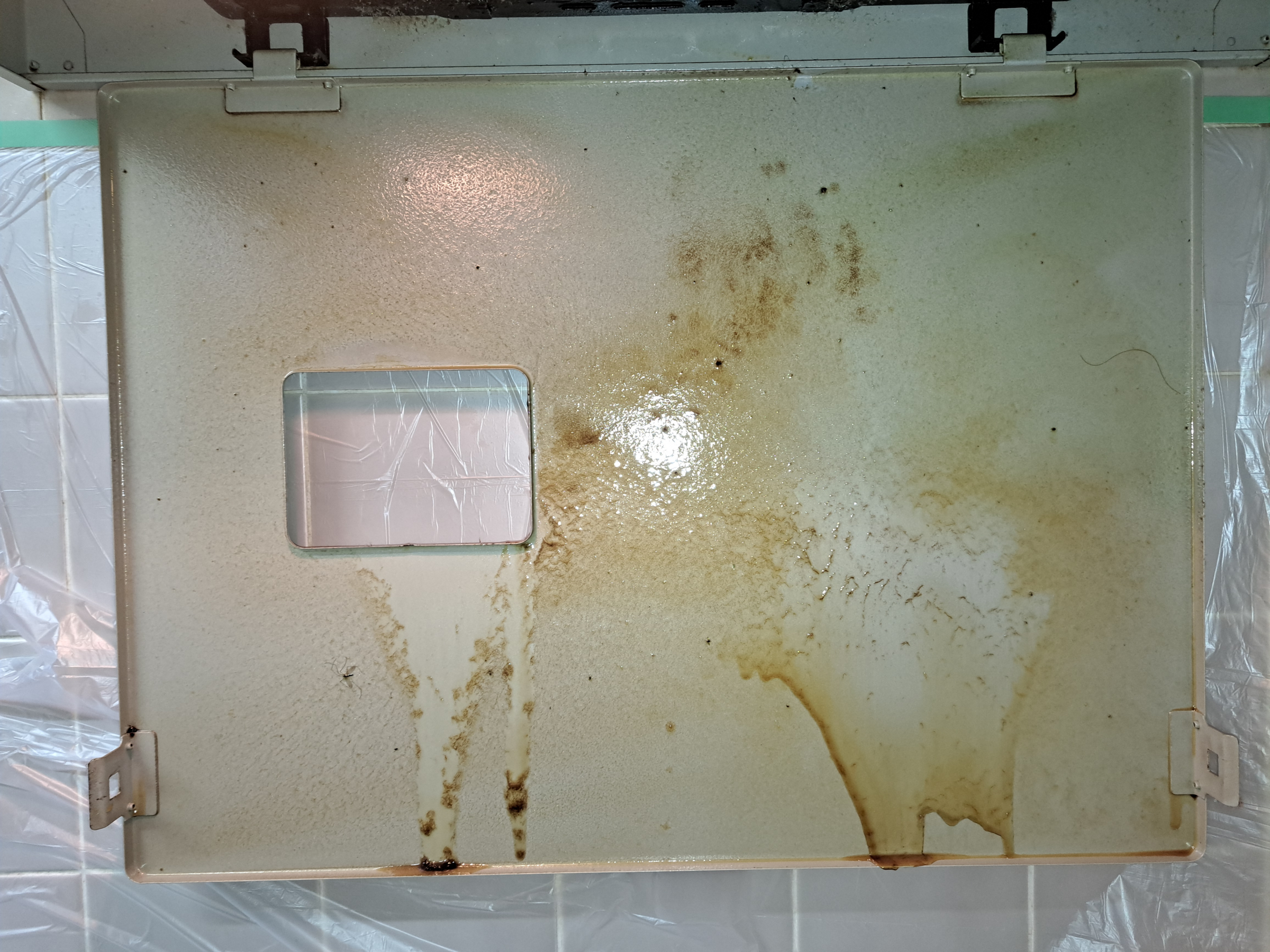 埼玉県坂戸市浅羽野のレンジフードクリーニングの作業前1