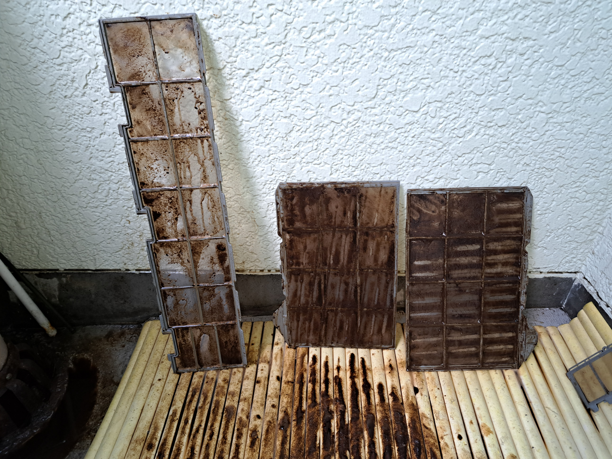 埼玉県坂戸市の壁掛けエアコンの作業前2