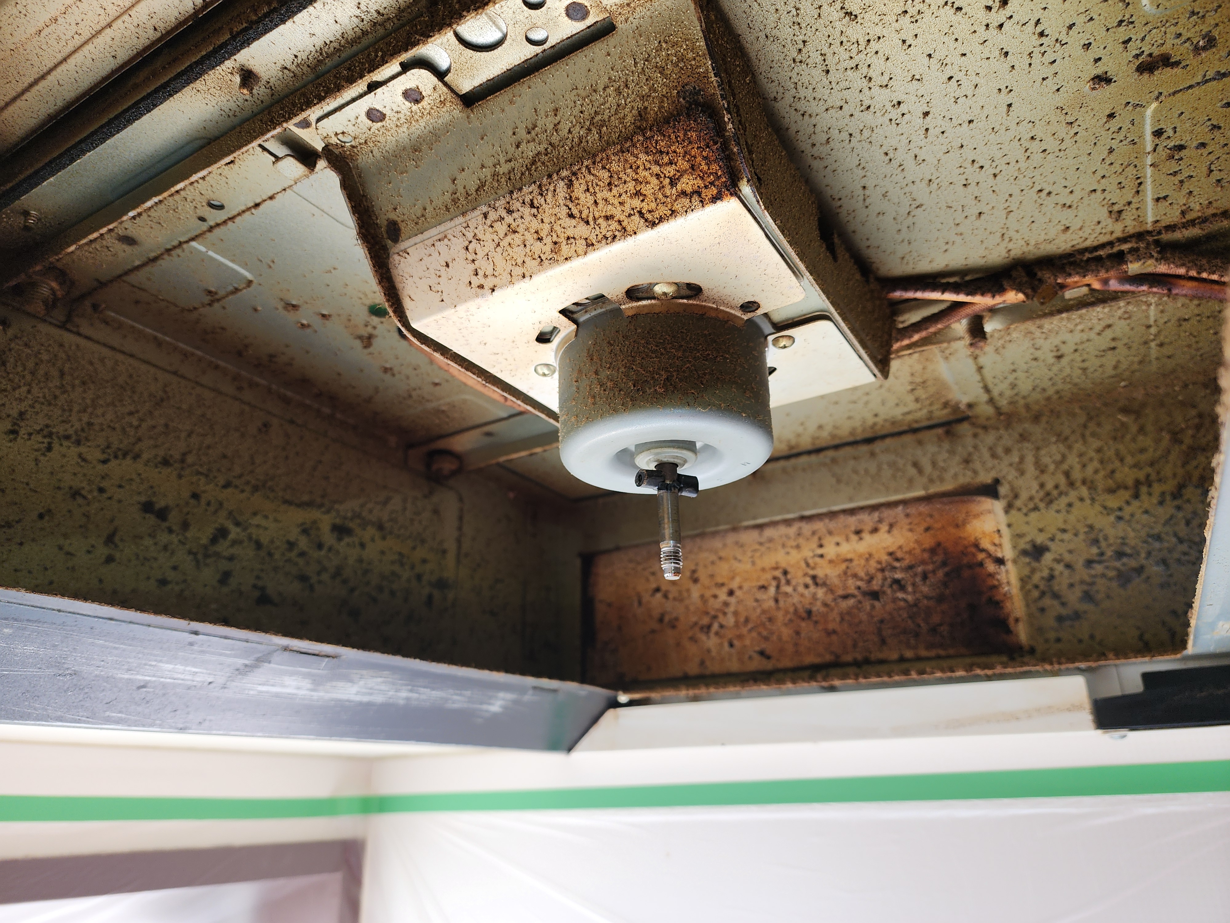 東京都新宿区のレンジフードクリーニングの作業前1