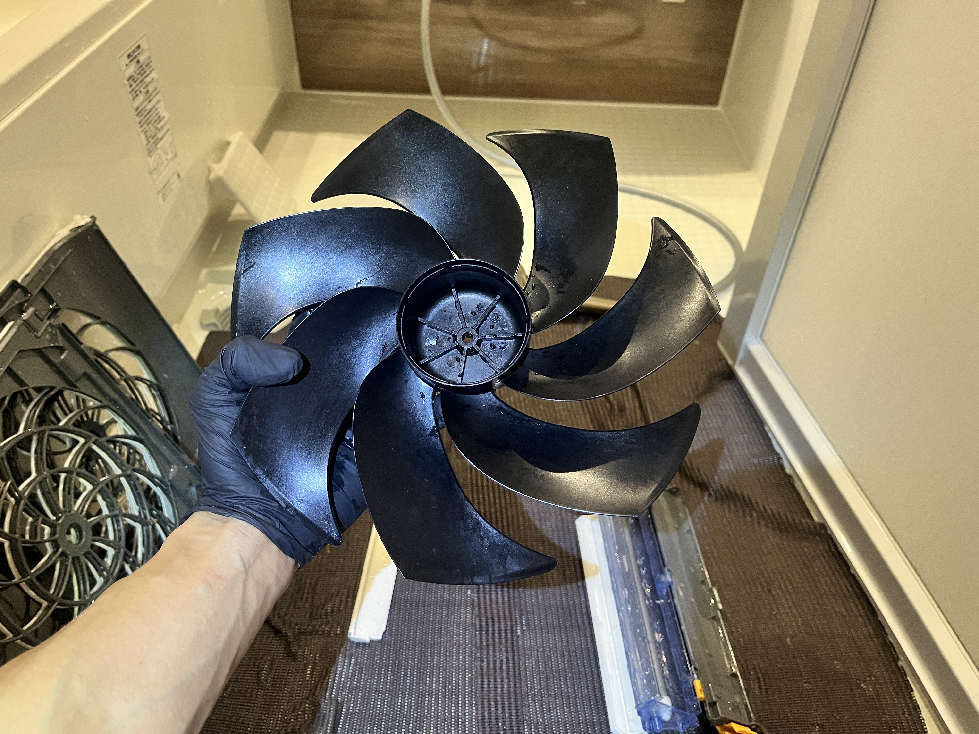 兵庫県尼崎市南塚口のお掃除機能付きエアコンの作業後3