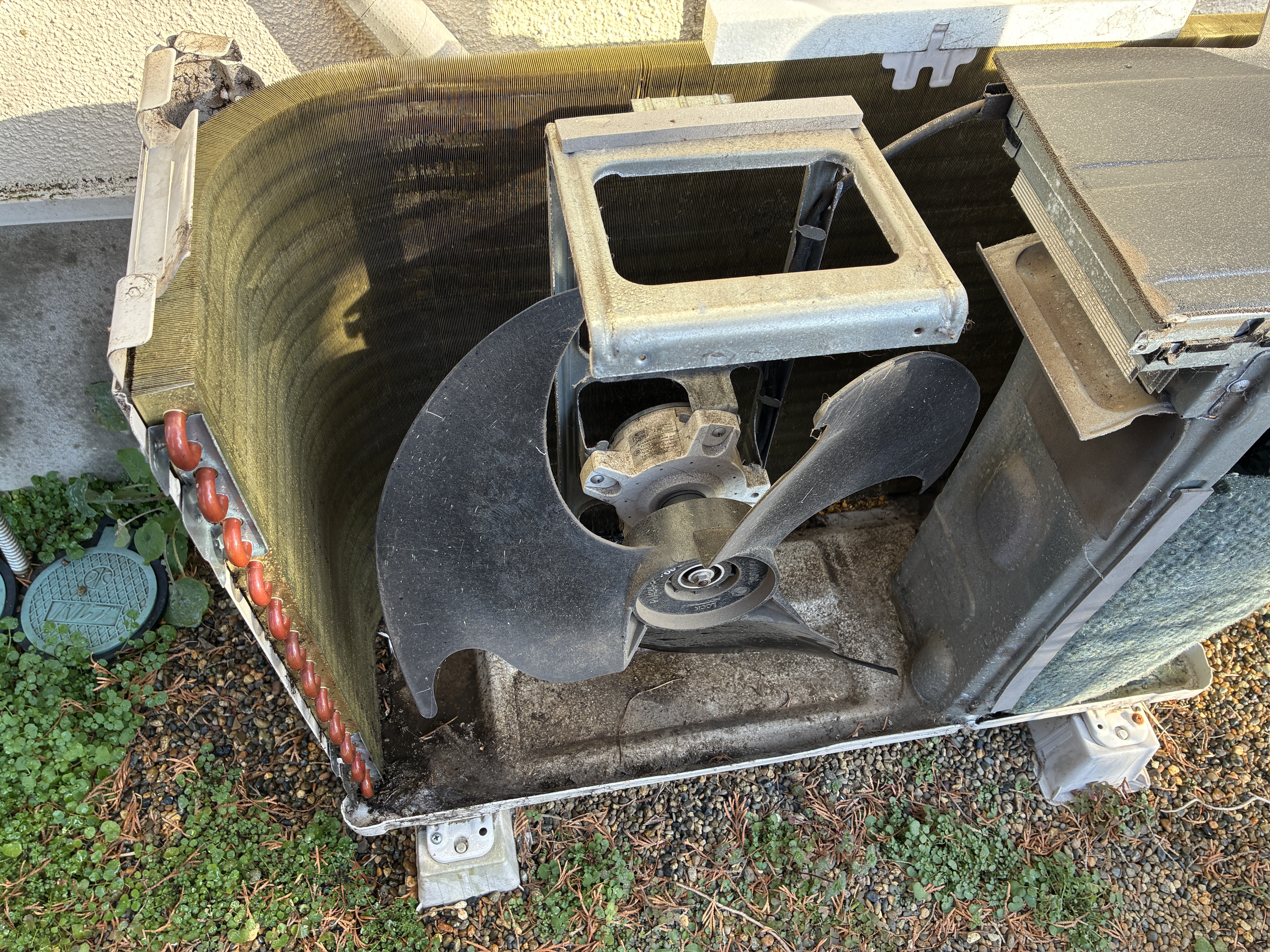 茨城県北相馬郡利根町のお掃除機能付きエアコンの作業前2