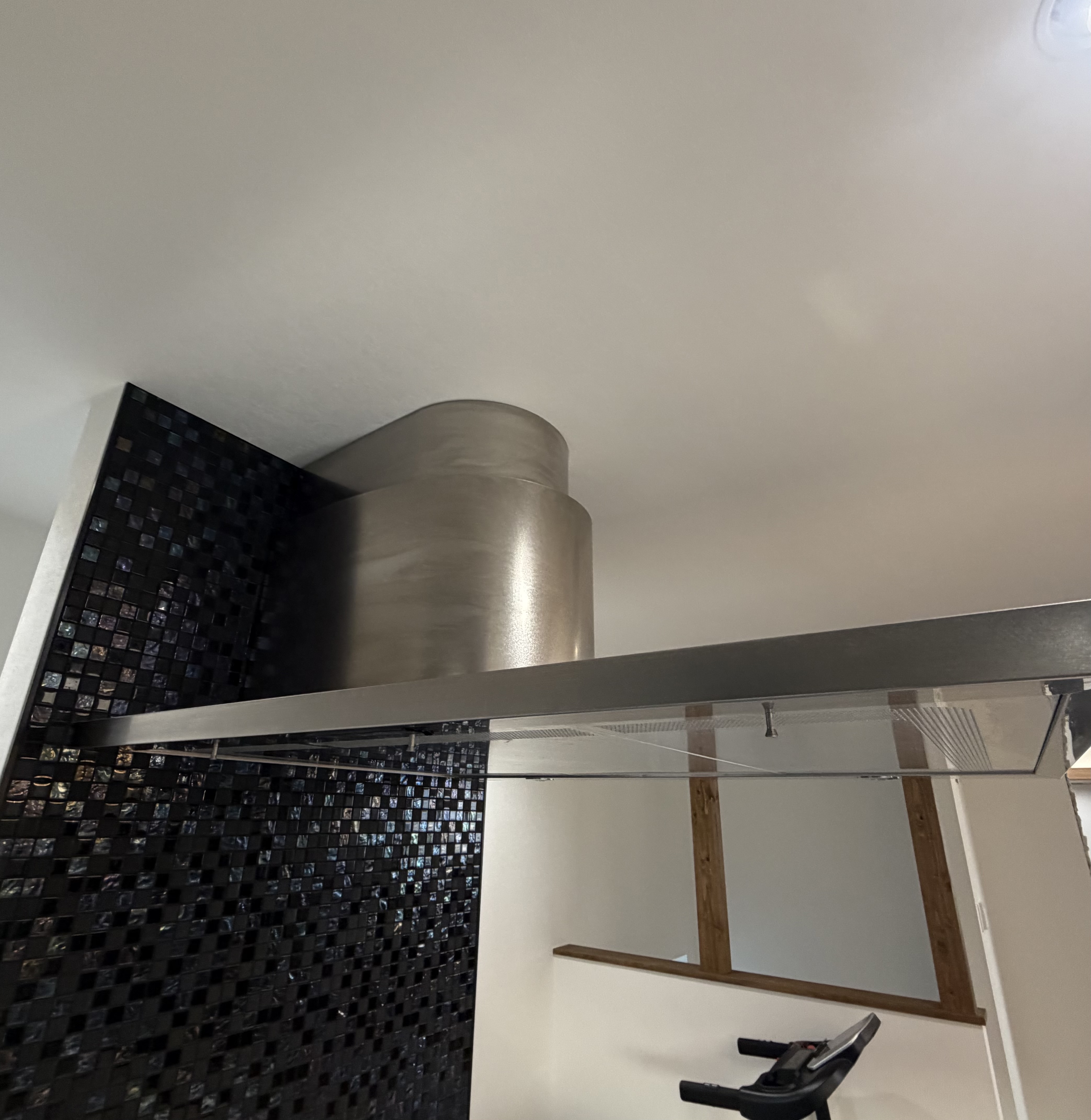 香川県綾歌郡宇多津町のレンジフードクリーニングの作業前1