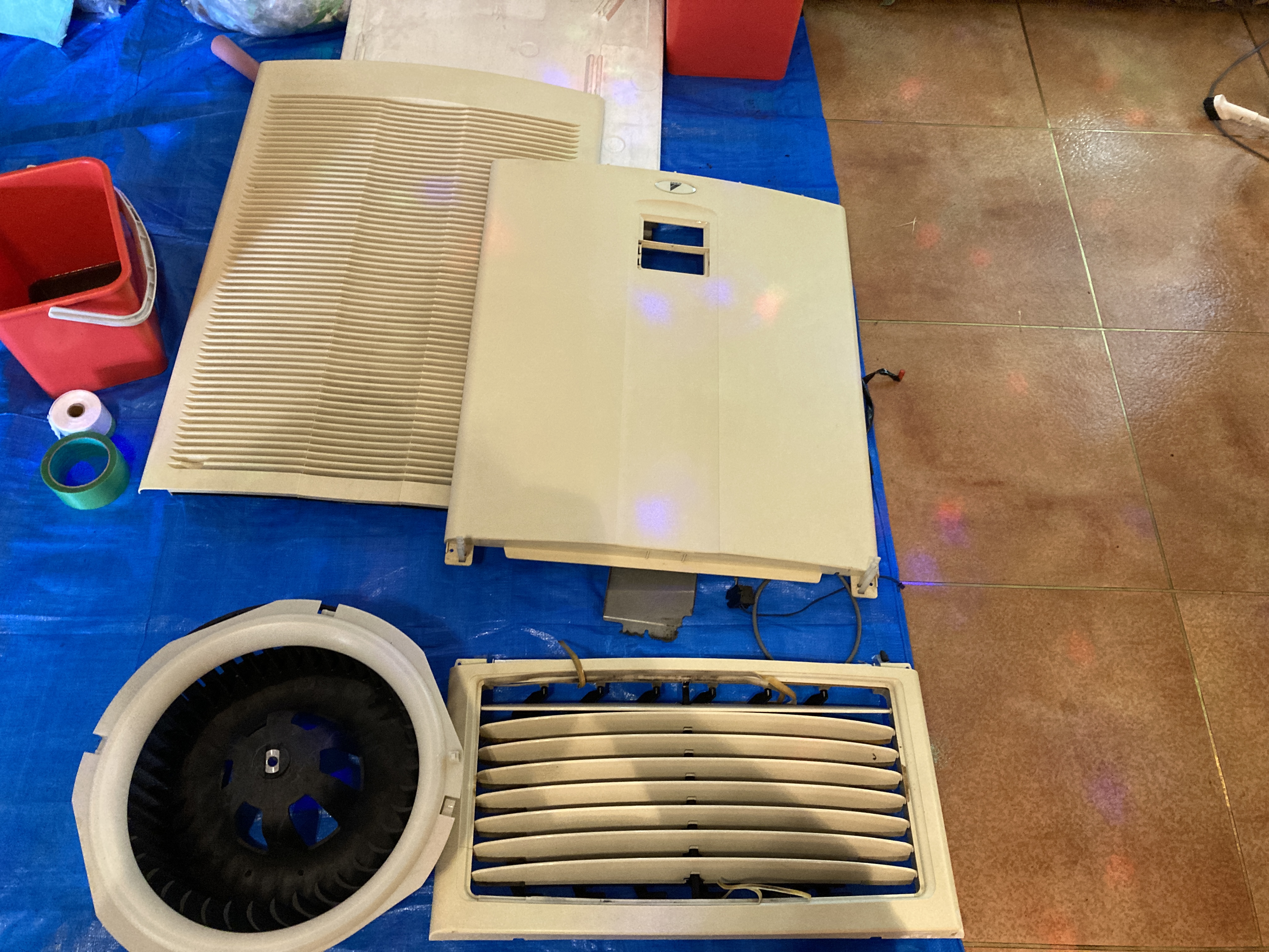 大阪府摂津市の業務用床置きエアコンの作業後2