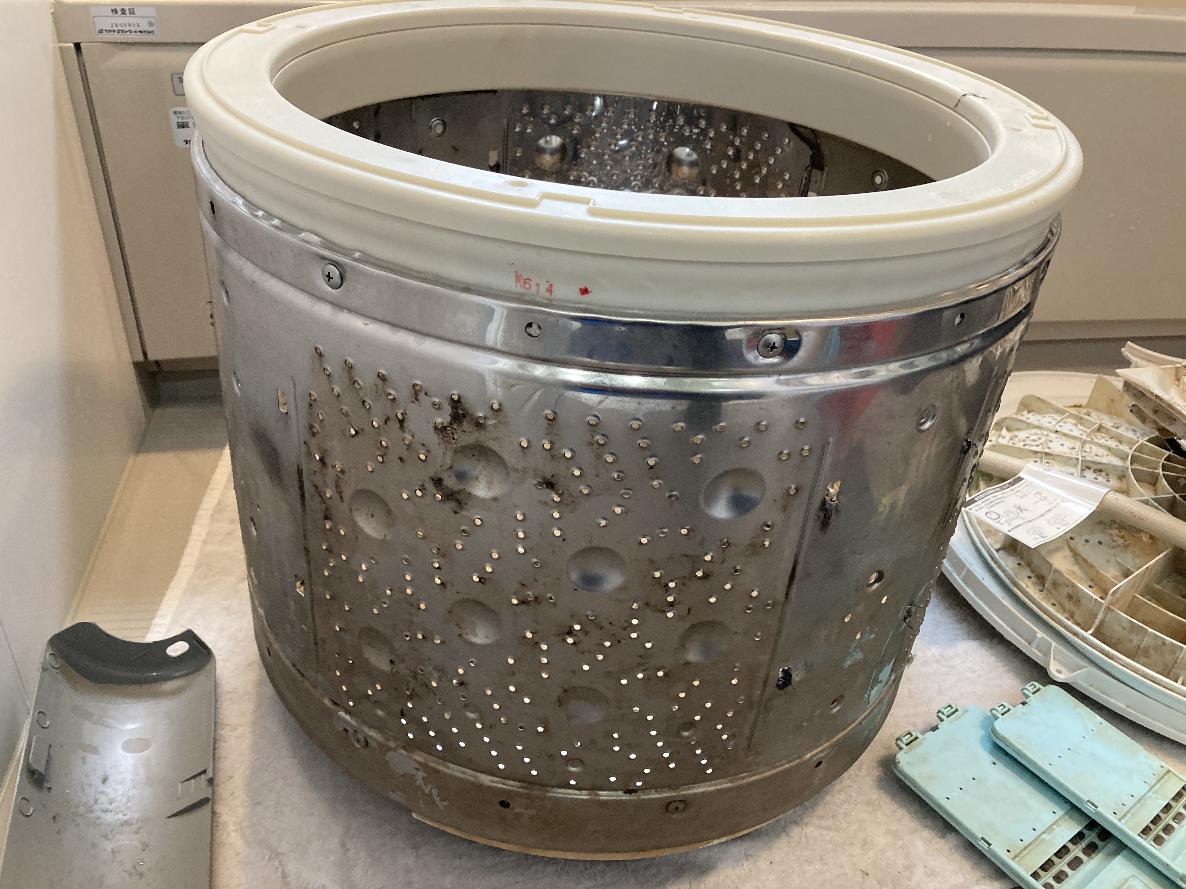 京都府京都市伏見区竹田田中宮町の洗濯機分解クリーニングの作業前1