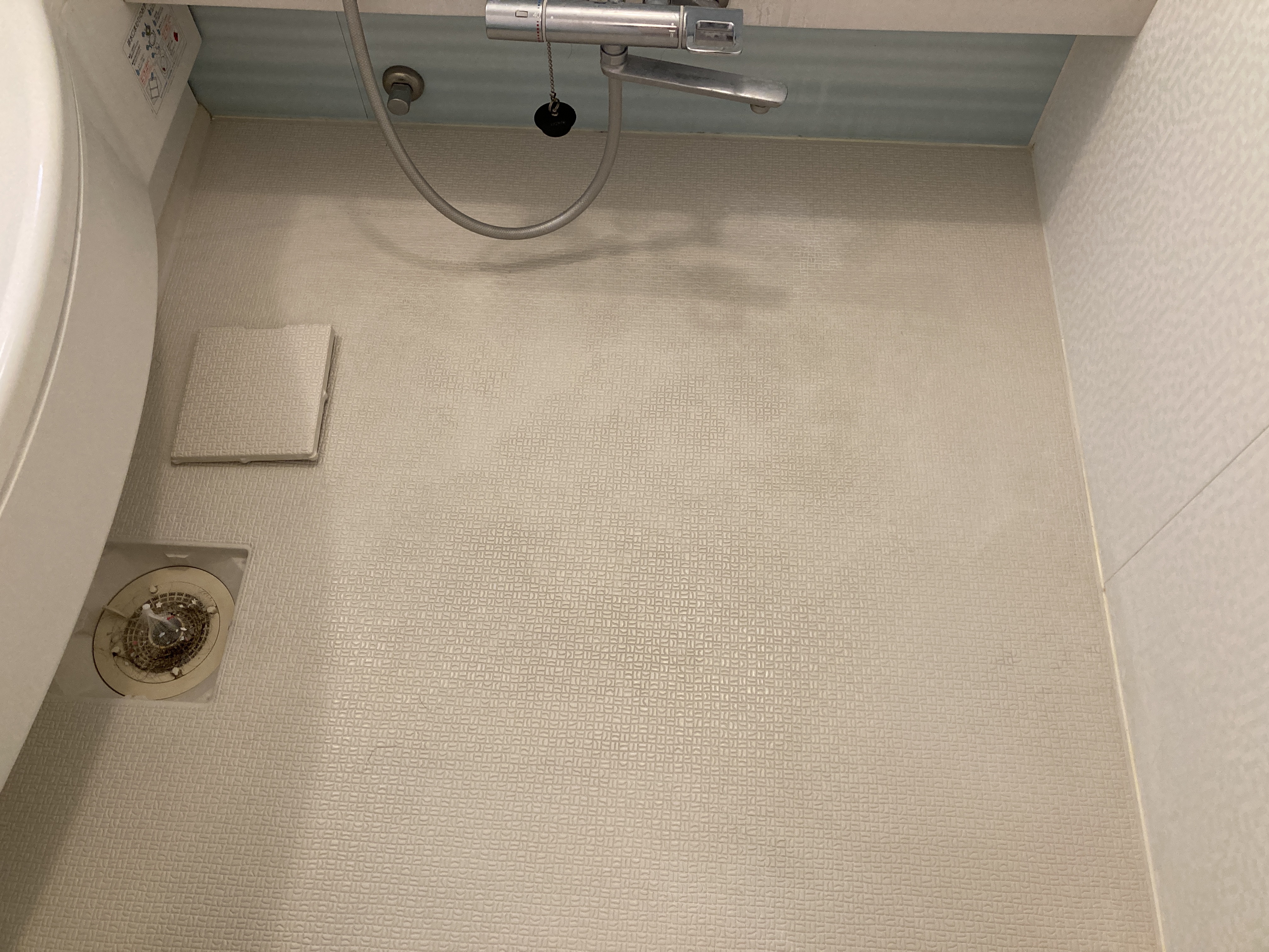 京都府京都市西京区大枝北沓掛町の浴室・お風呂クリーニングの作業前3