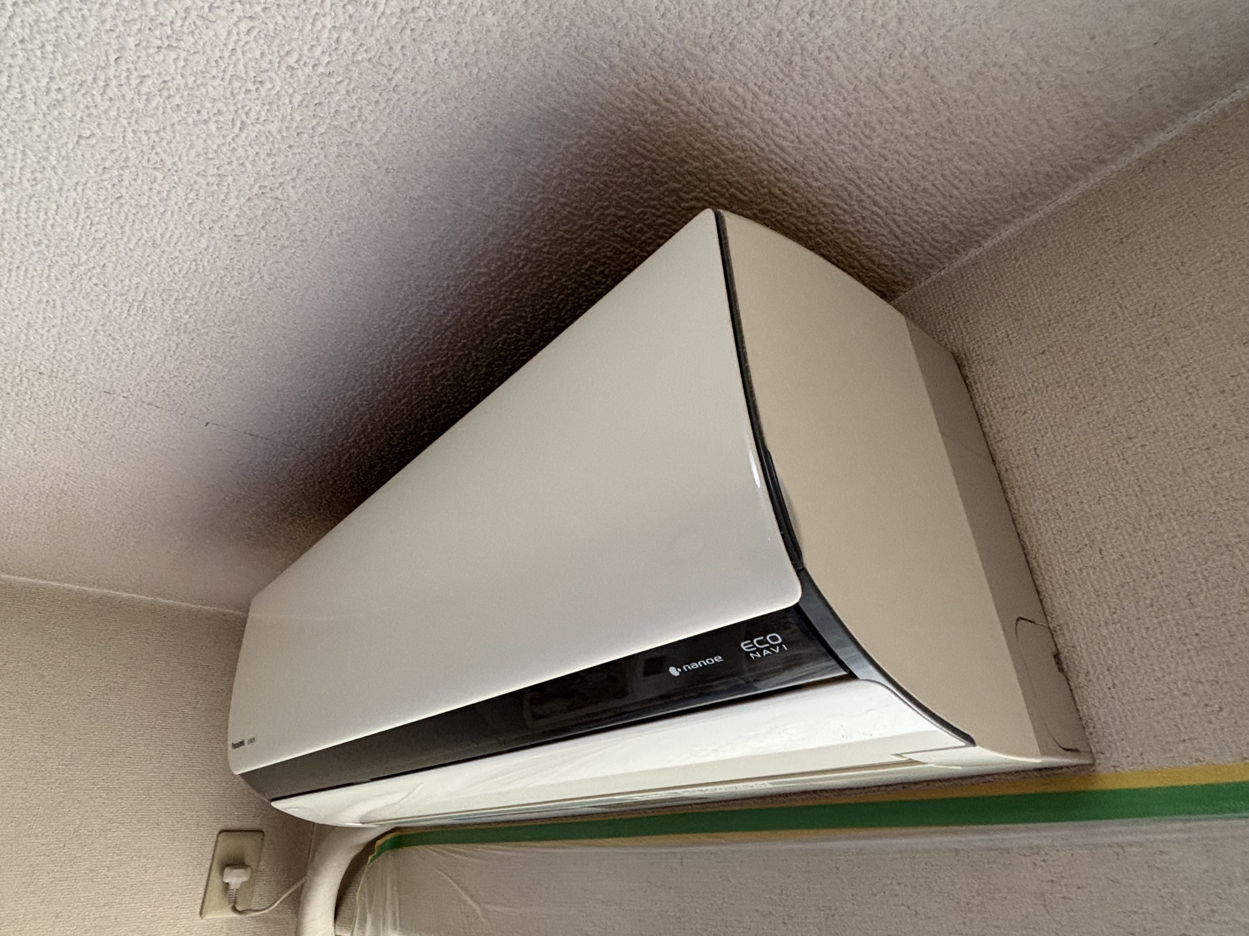 埼玉県川口市のお掃除機能付きエアコンの作業前3