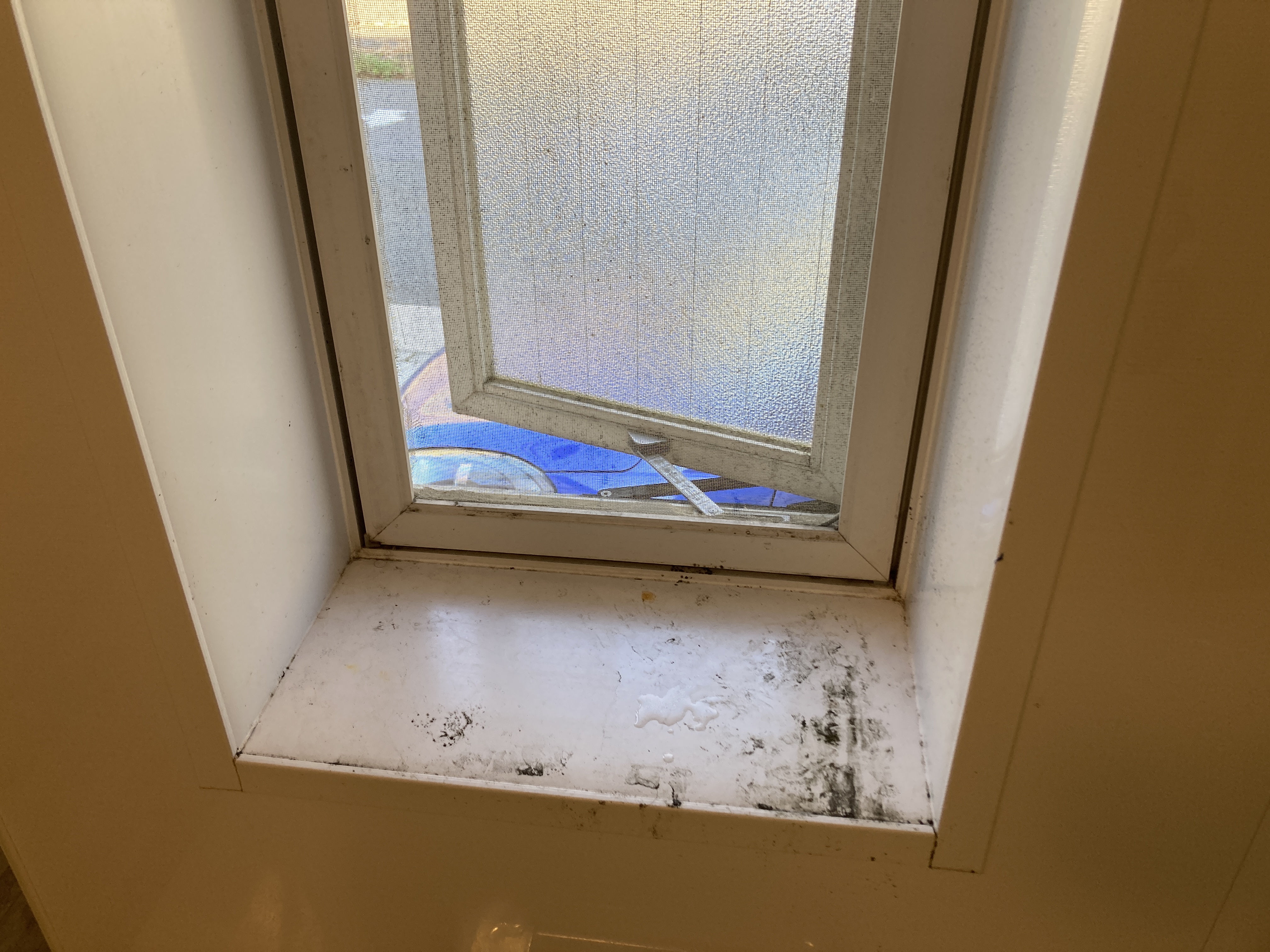 京都府京都市左京区岡崎東福ノ川町の浴室・お風呂クリーニングの作業前2