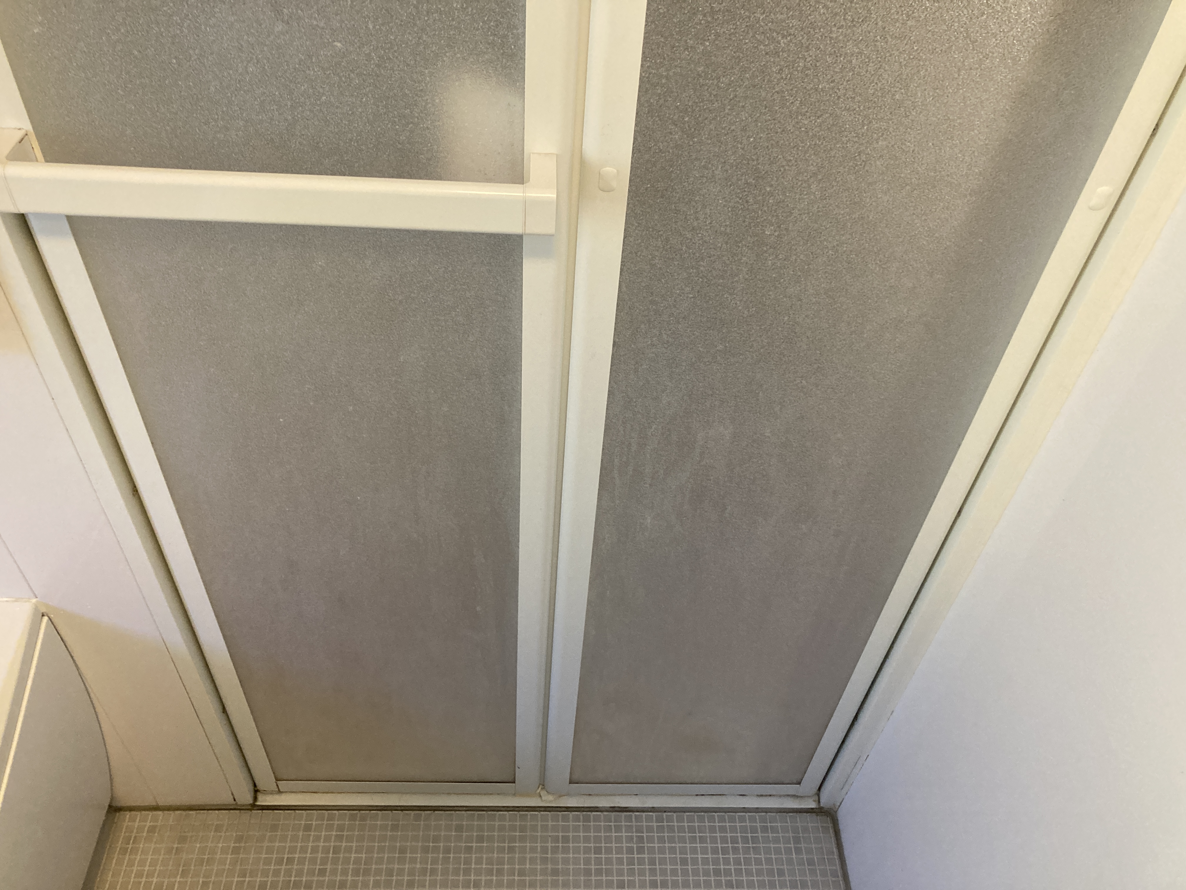 京都府京都市左京区岡崎東福ノ川町の浴室・お風呂クリーニングの作業前3