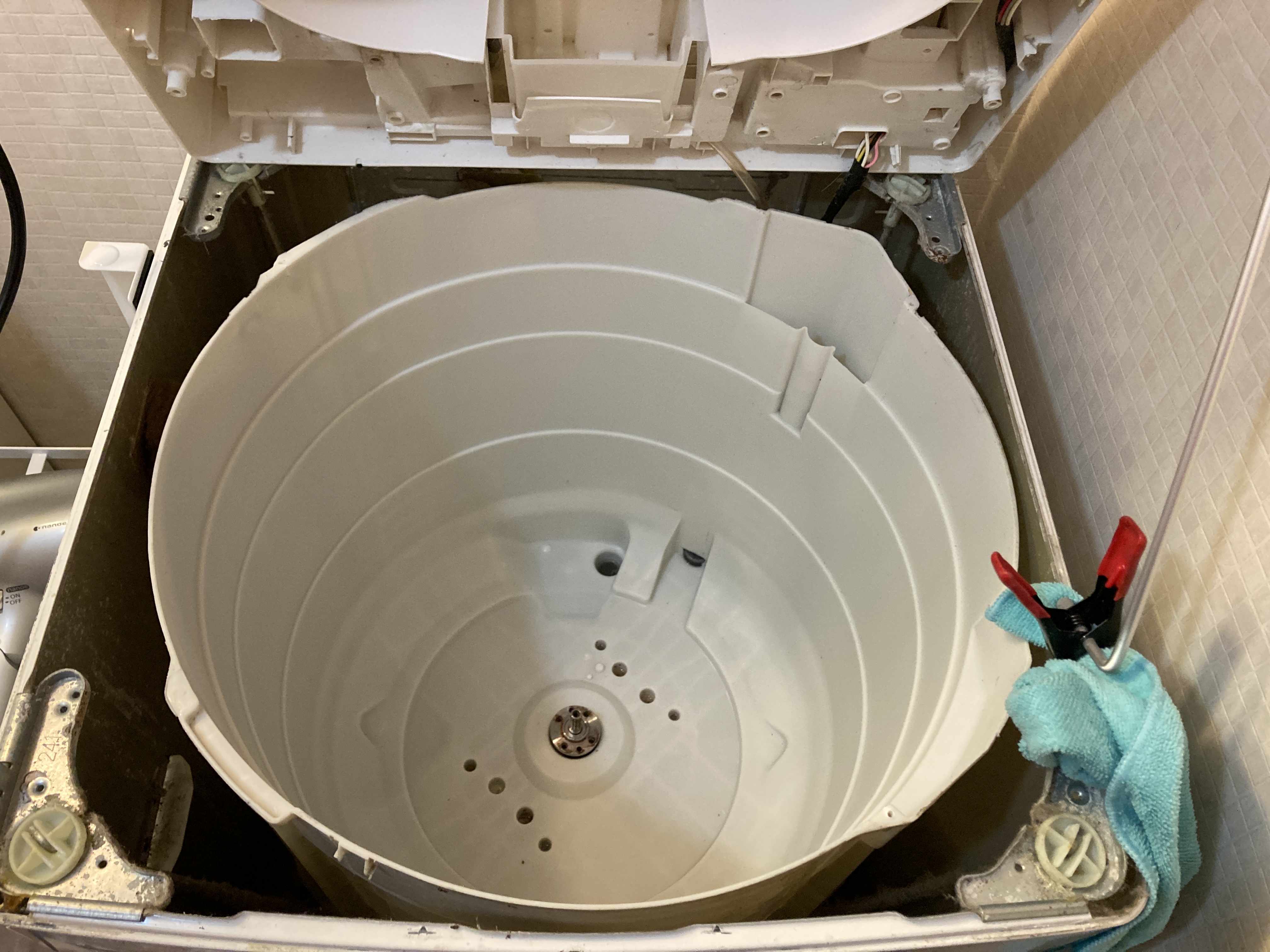 京都府京都市伏見区深草北鍵屋町の洗濯機分解クリーニングの作業後2