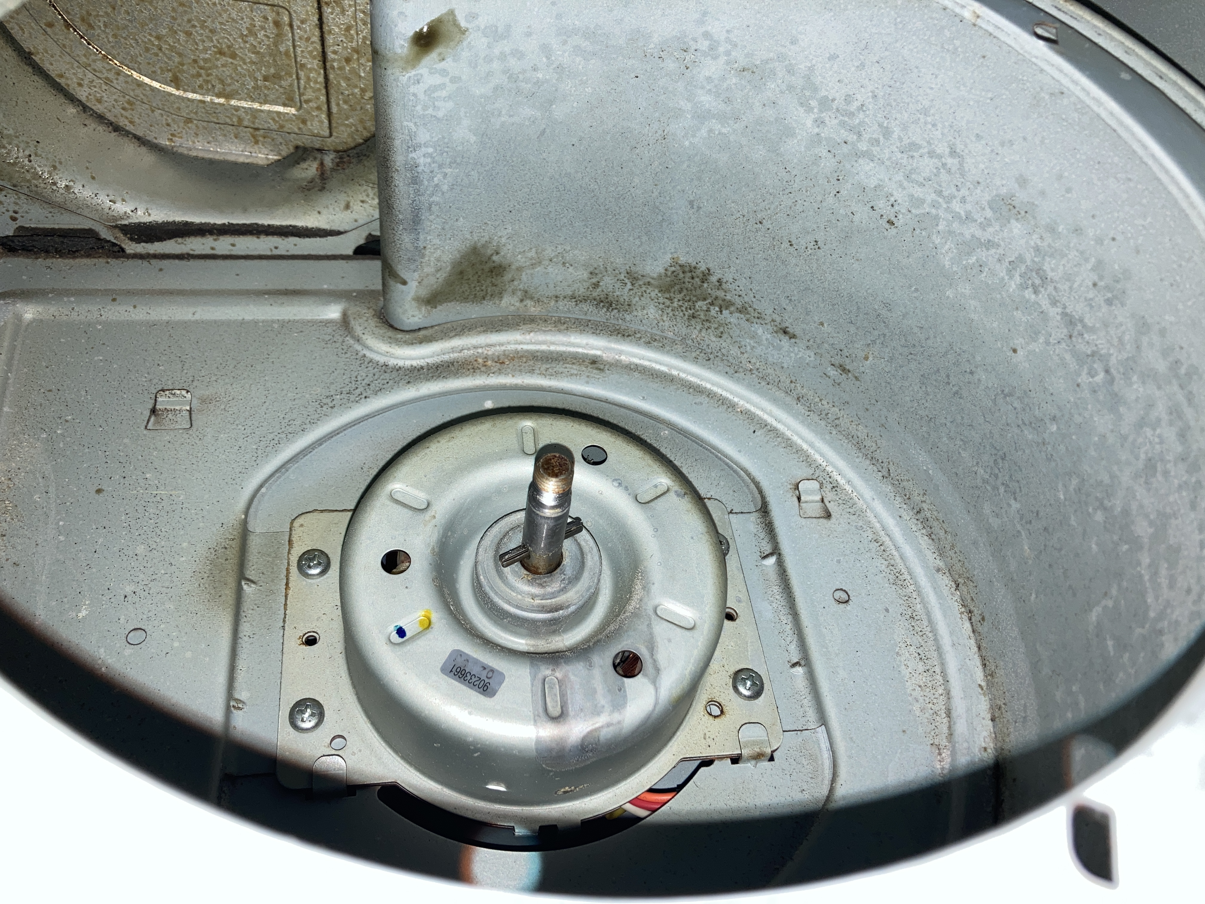 京都府京都市西京区樫原茶ノ木本町のレンジフードクリーニングの作業前2