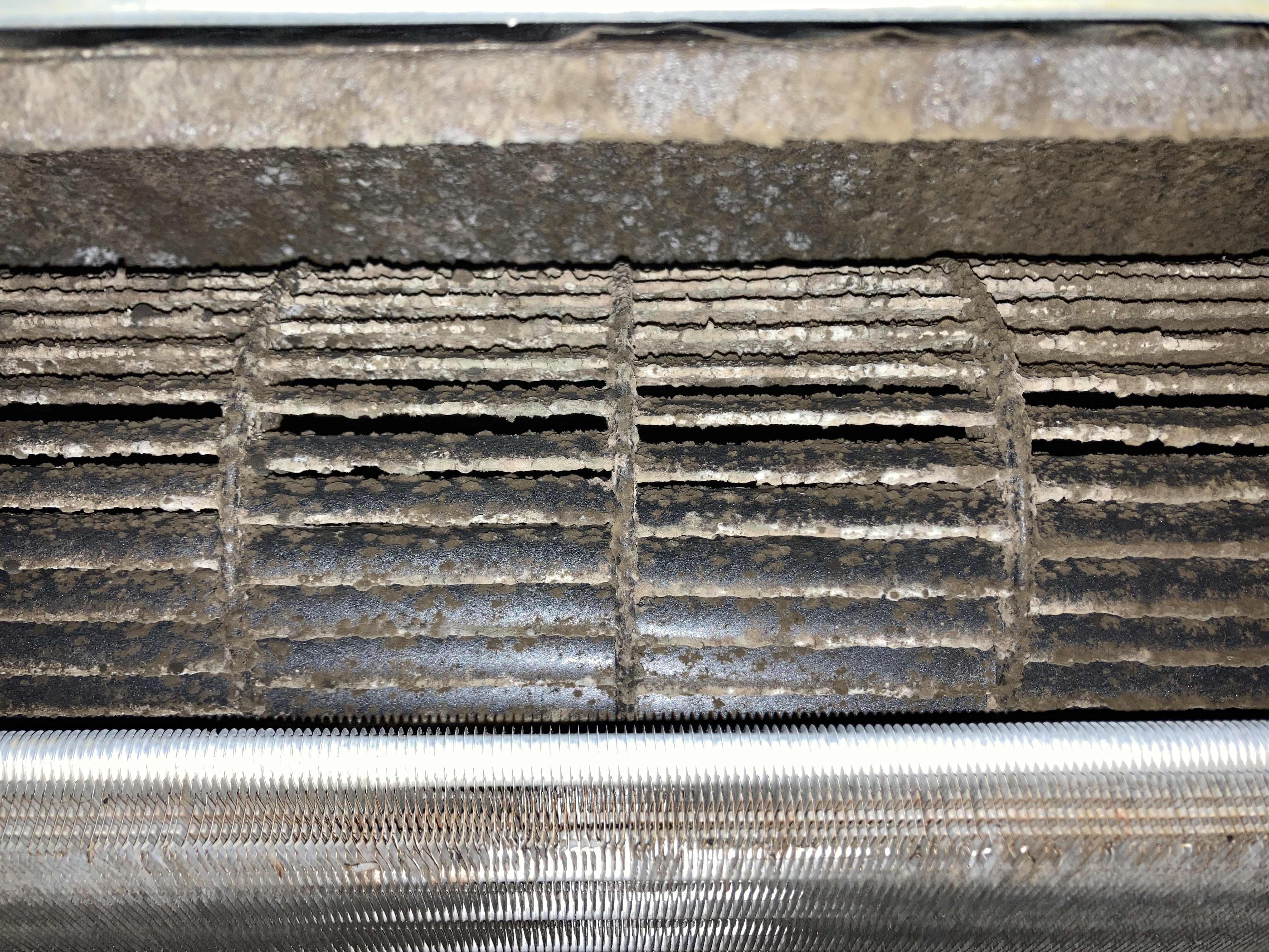 京都府京都市下京区舟屋町の家庭用天井埋め込みエアコンの作業前1