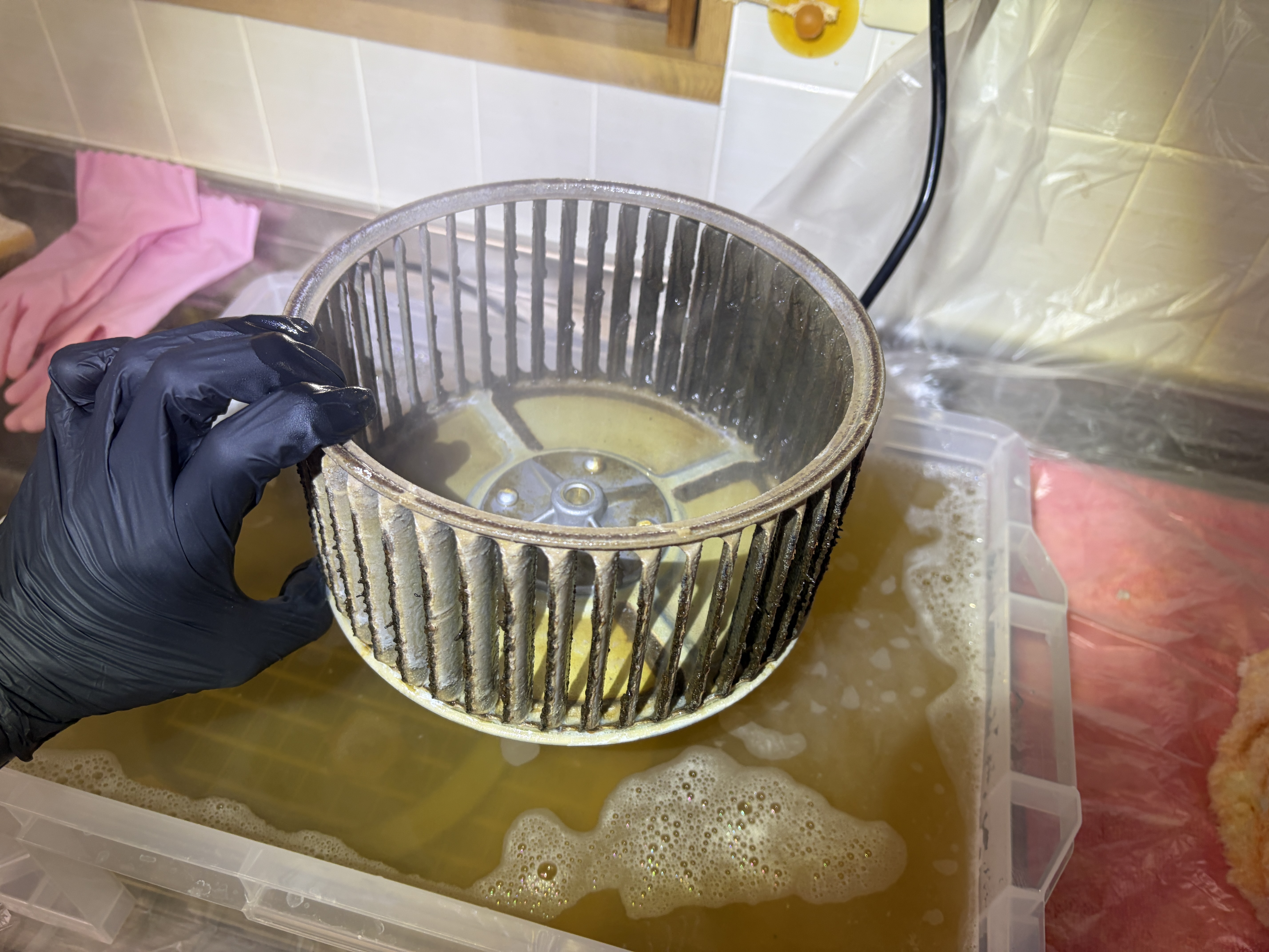 兵庫県川西市丸山台のレンジフードクリーニングの作業前2