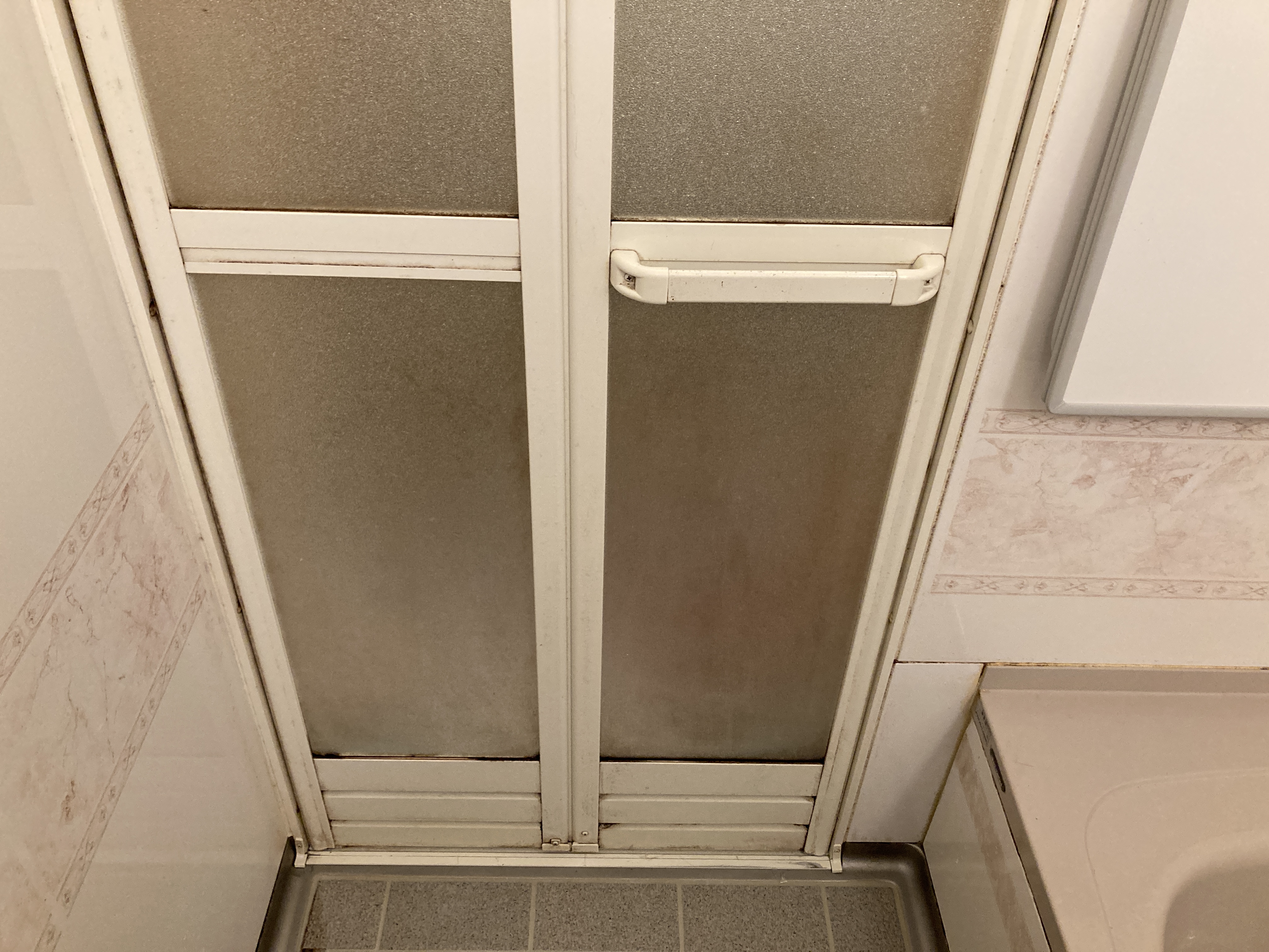 京都府亀岡市余部町前川原の浴室・お風呂クリーニングの作業前1